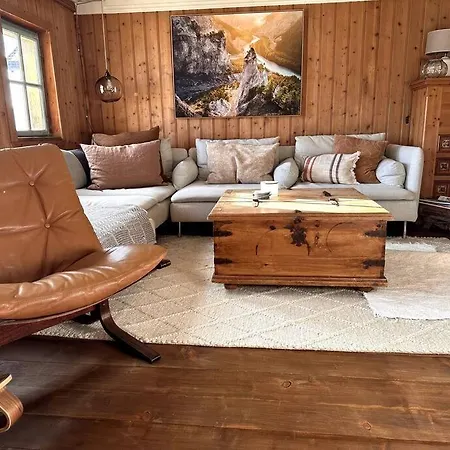 Spacious 3 Bedroom Near Flims Trin