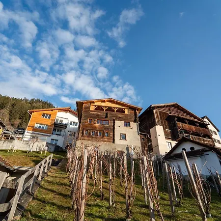Spacious 3 Bedroom Near Flims Διαμέρισμα