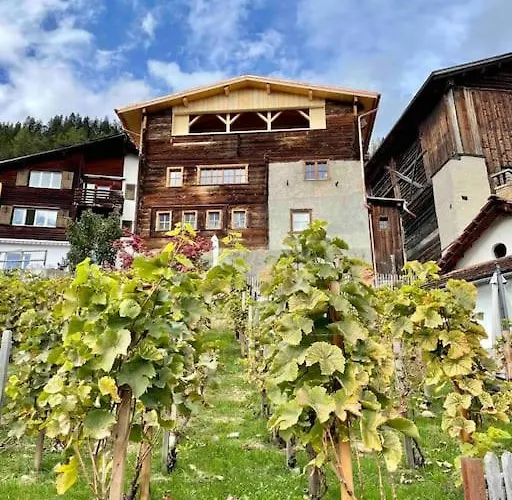 Spacious 3 Bedroom Near Flims *